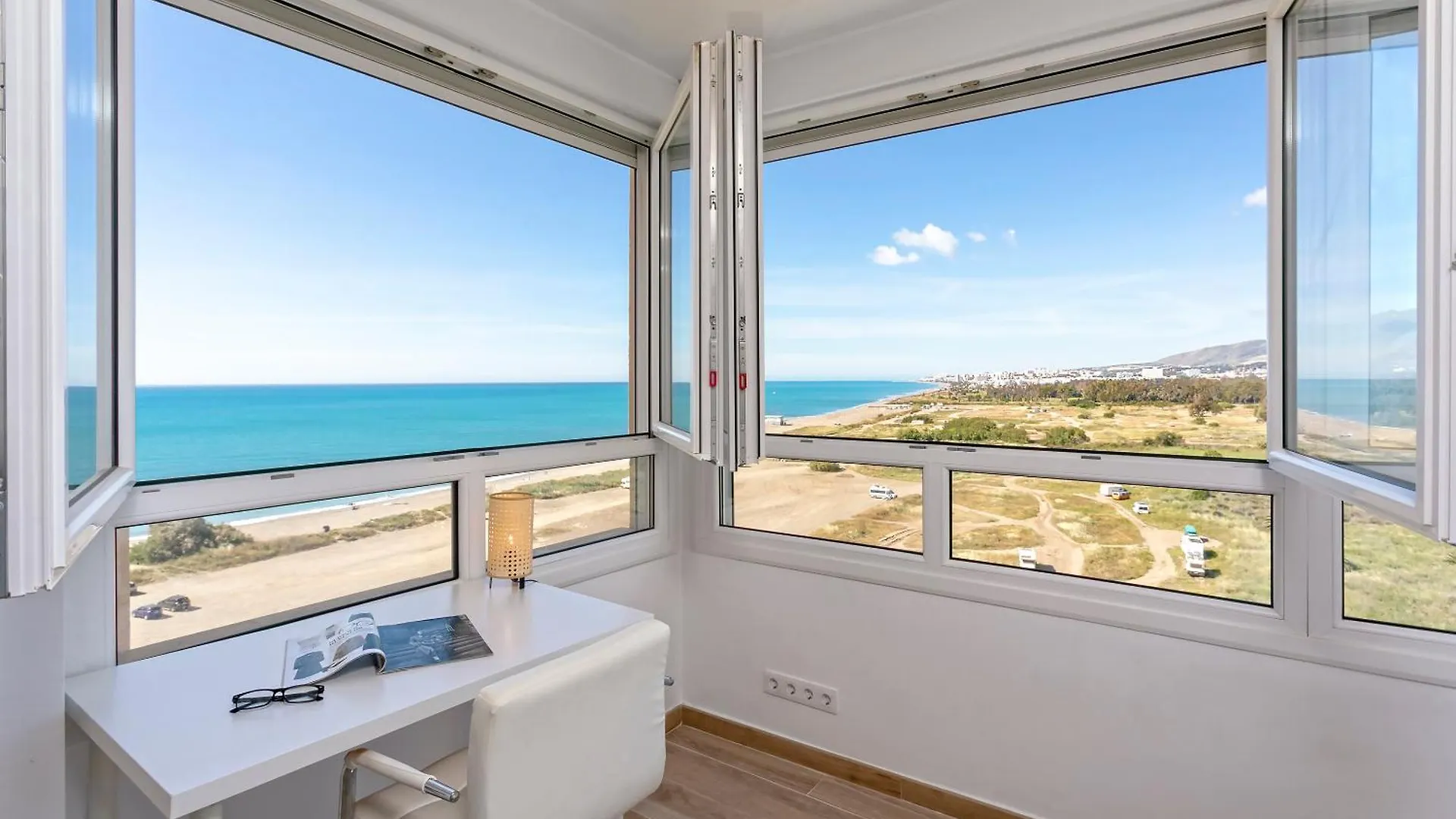 Apartamento Sunstay Guadalmar Loft Seaview Málaga España
